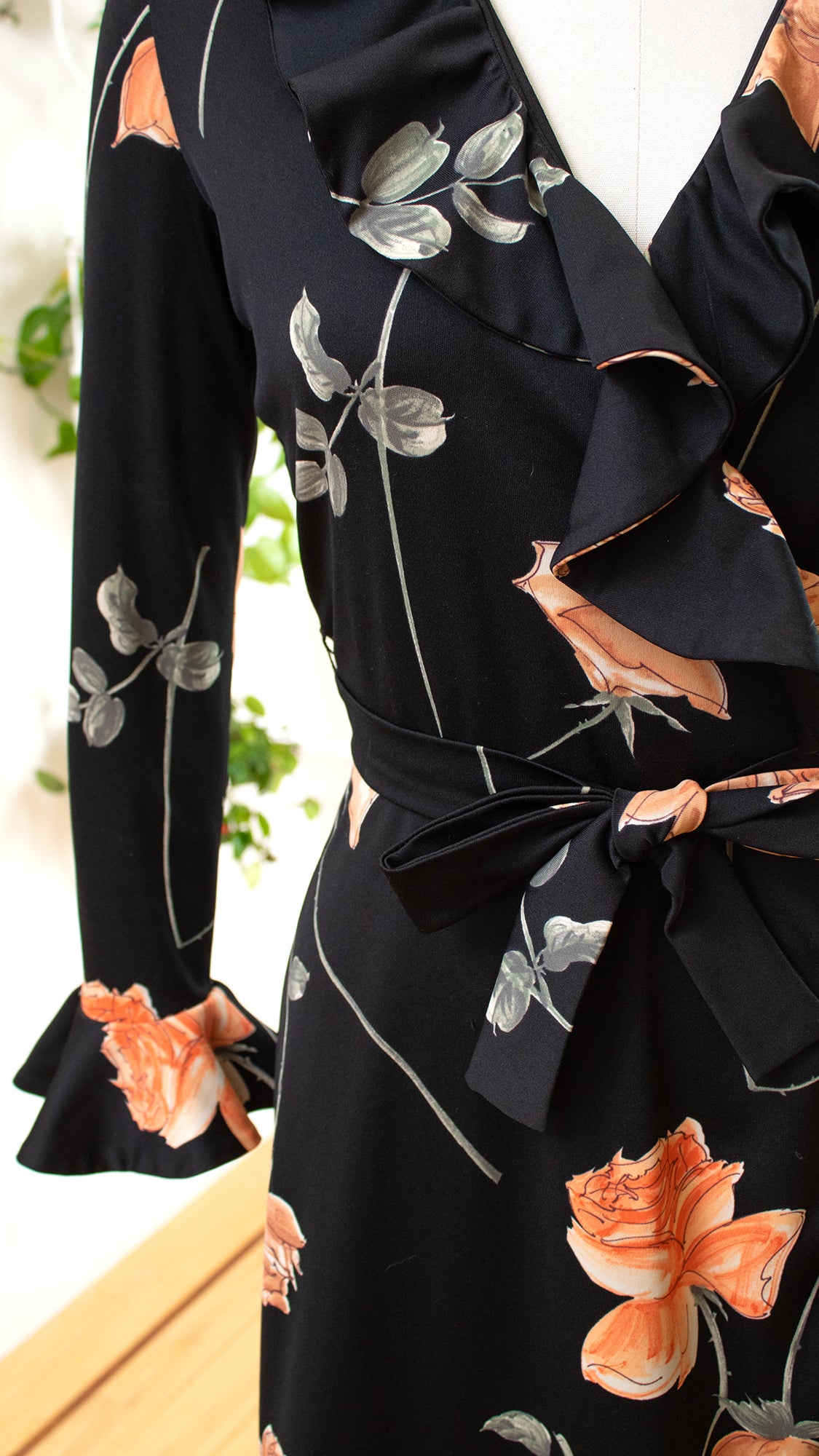 1970s Peach Rose Wrap Dress | small/medium