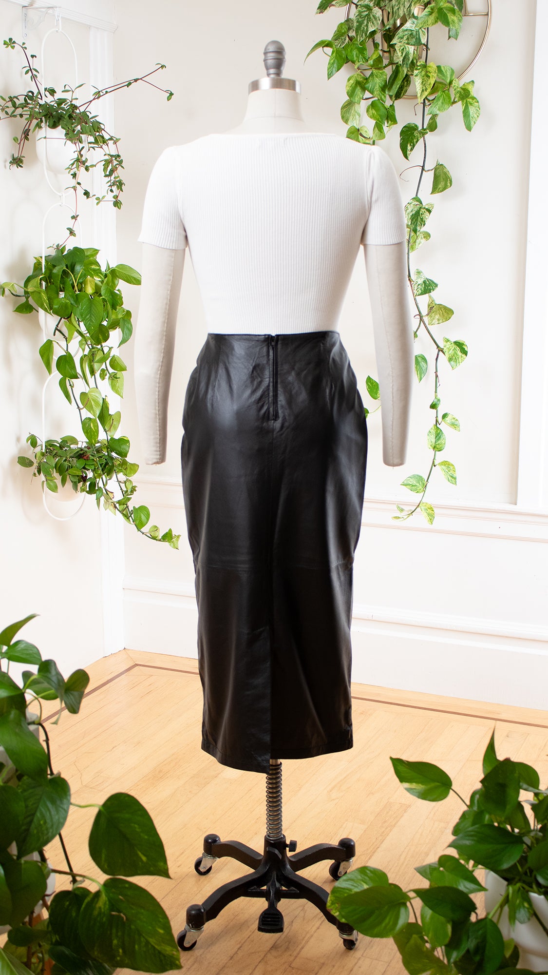 1980s Deadstock Black Leather Pencil Skirt | small