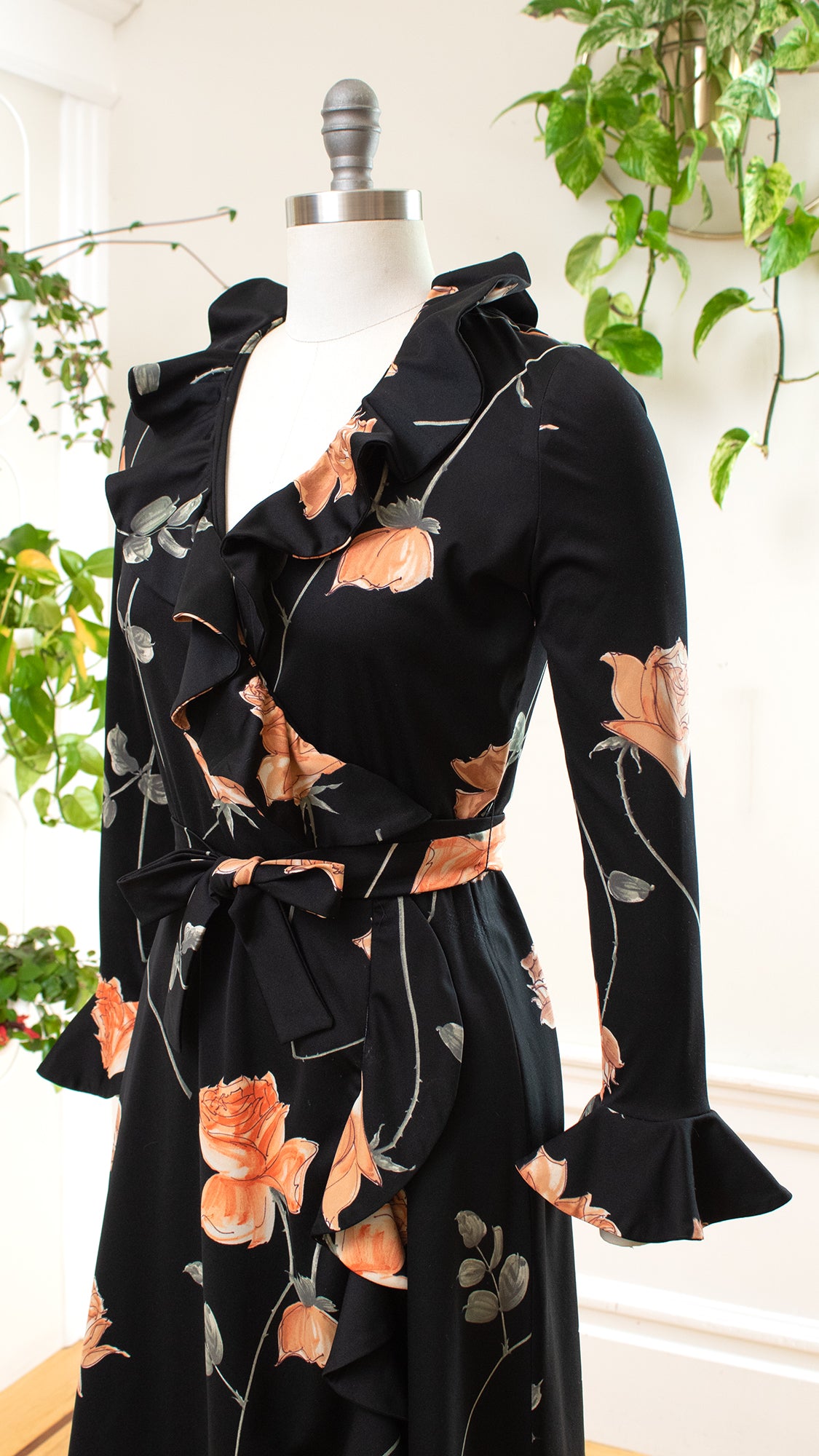 1970s Peach Rose Wrap Dress | small/medium