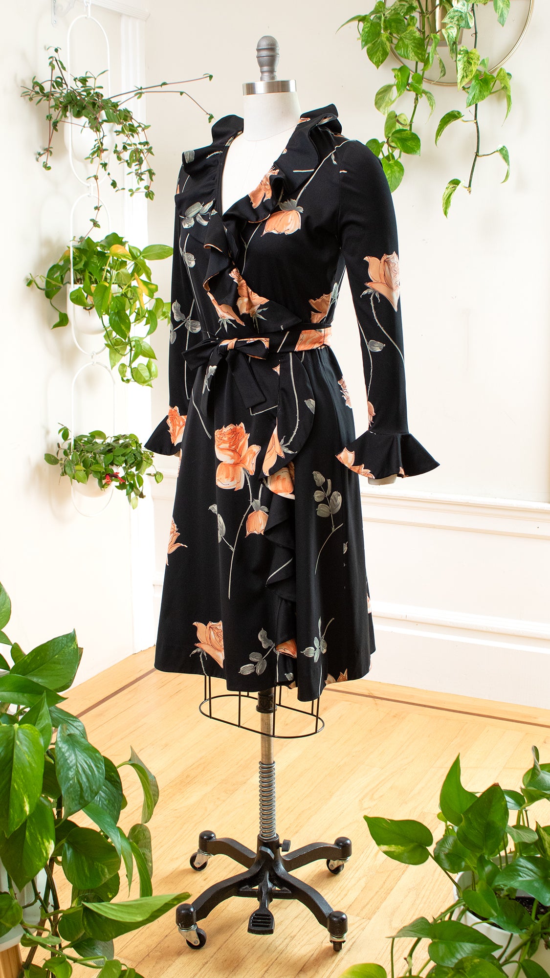 1970s Peach Rose Wrap Dress | small/medium