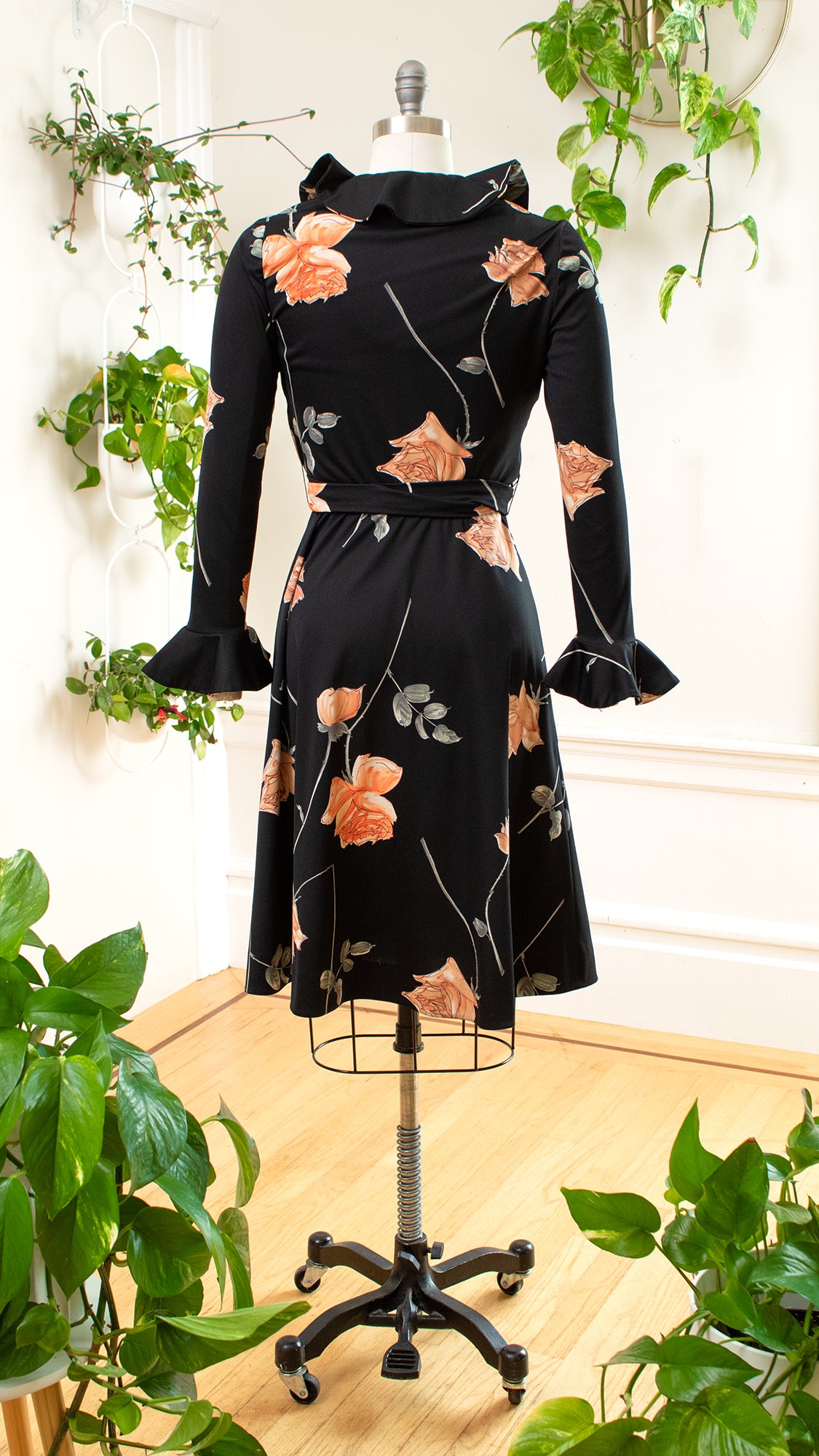 1970s Peach Rose Wrap Dress | small/medium