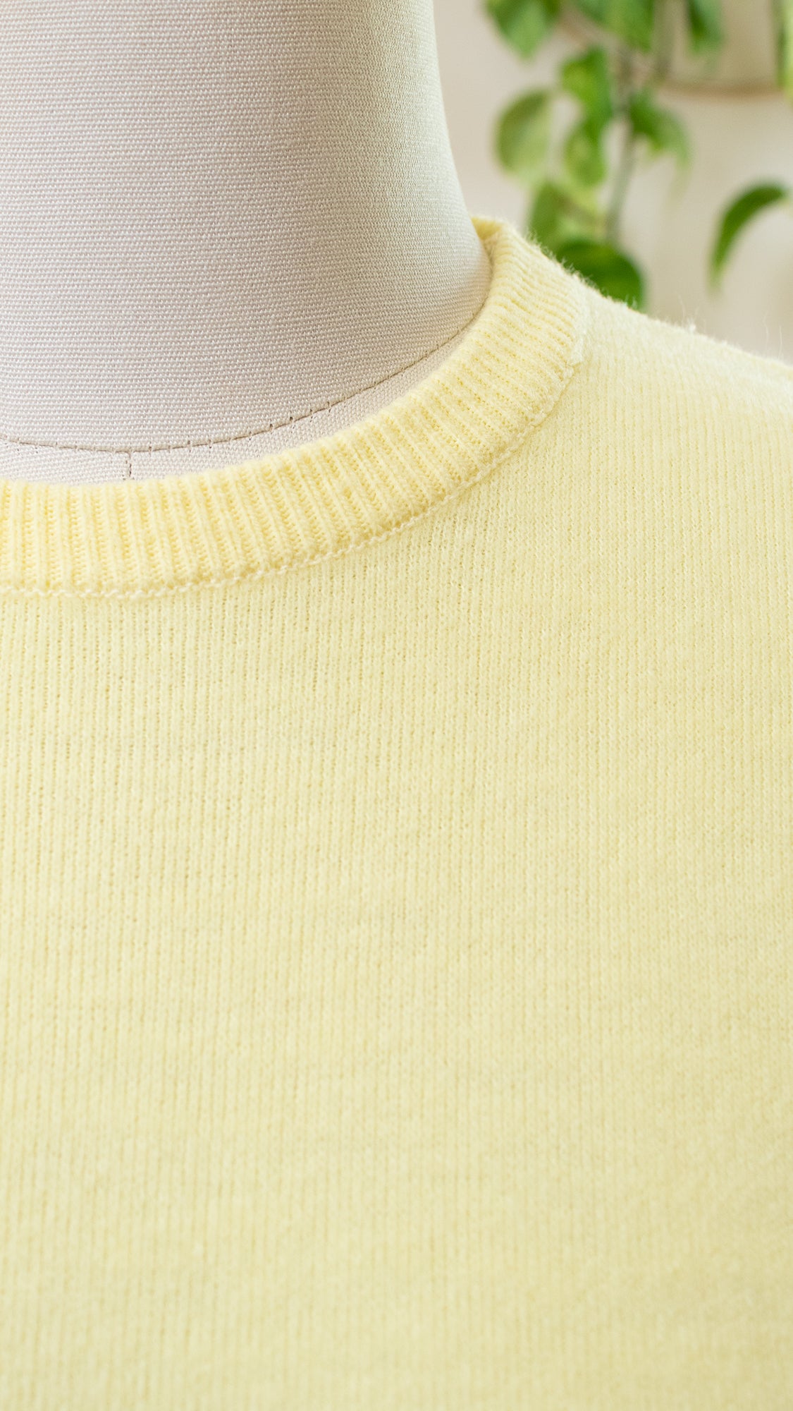 1950s Pastel Yellow Sweater Top | medium