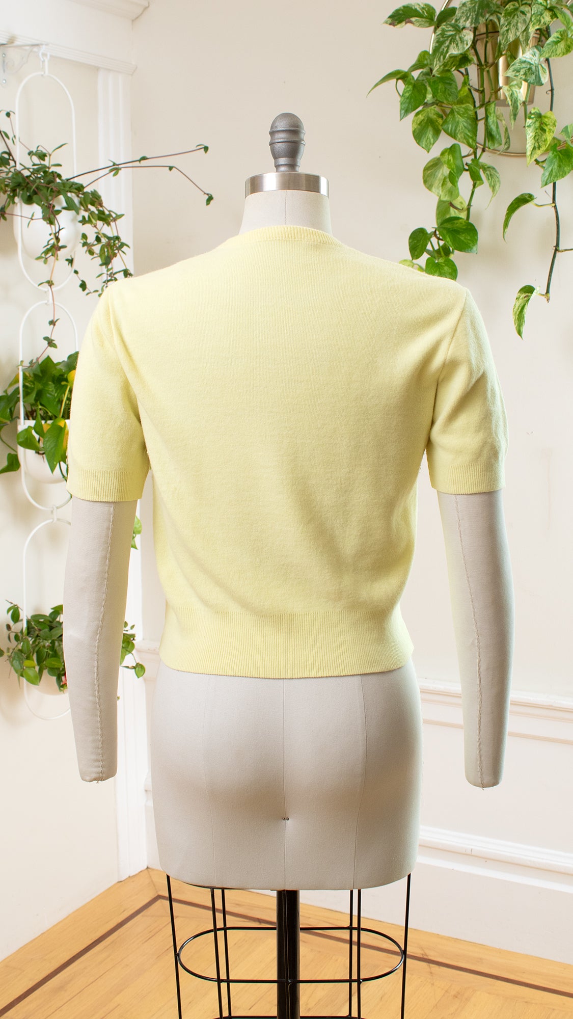1950s Pastel Yellow Sweater Top | medium