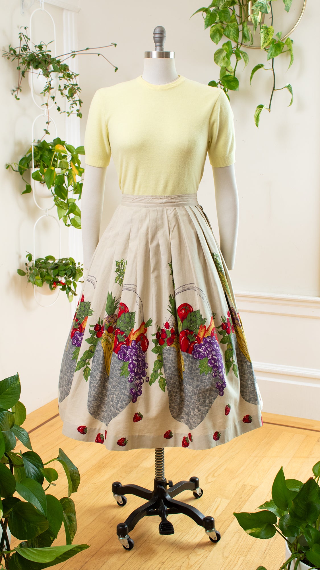 1950s Fruit Basket Novelty Border Print Skirt | small
