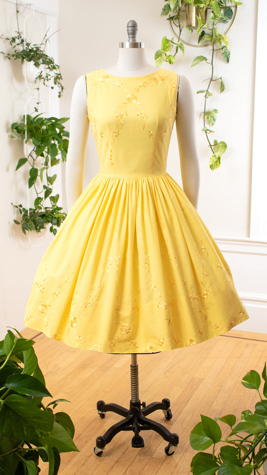 1950s Floral Embroidered Yellow Sundress | small/medium