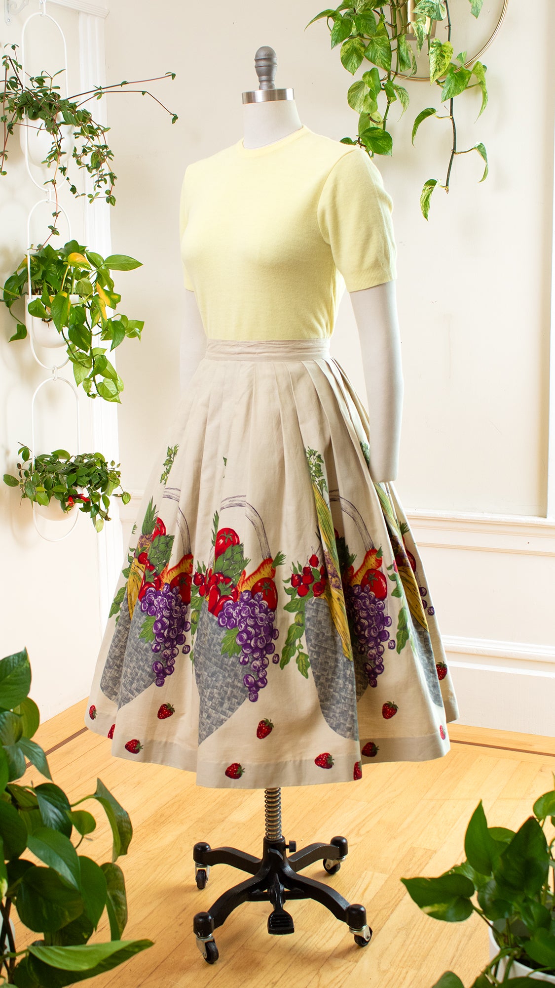 1950s Fruit Basket Novelty Border Print Skirt | small
