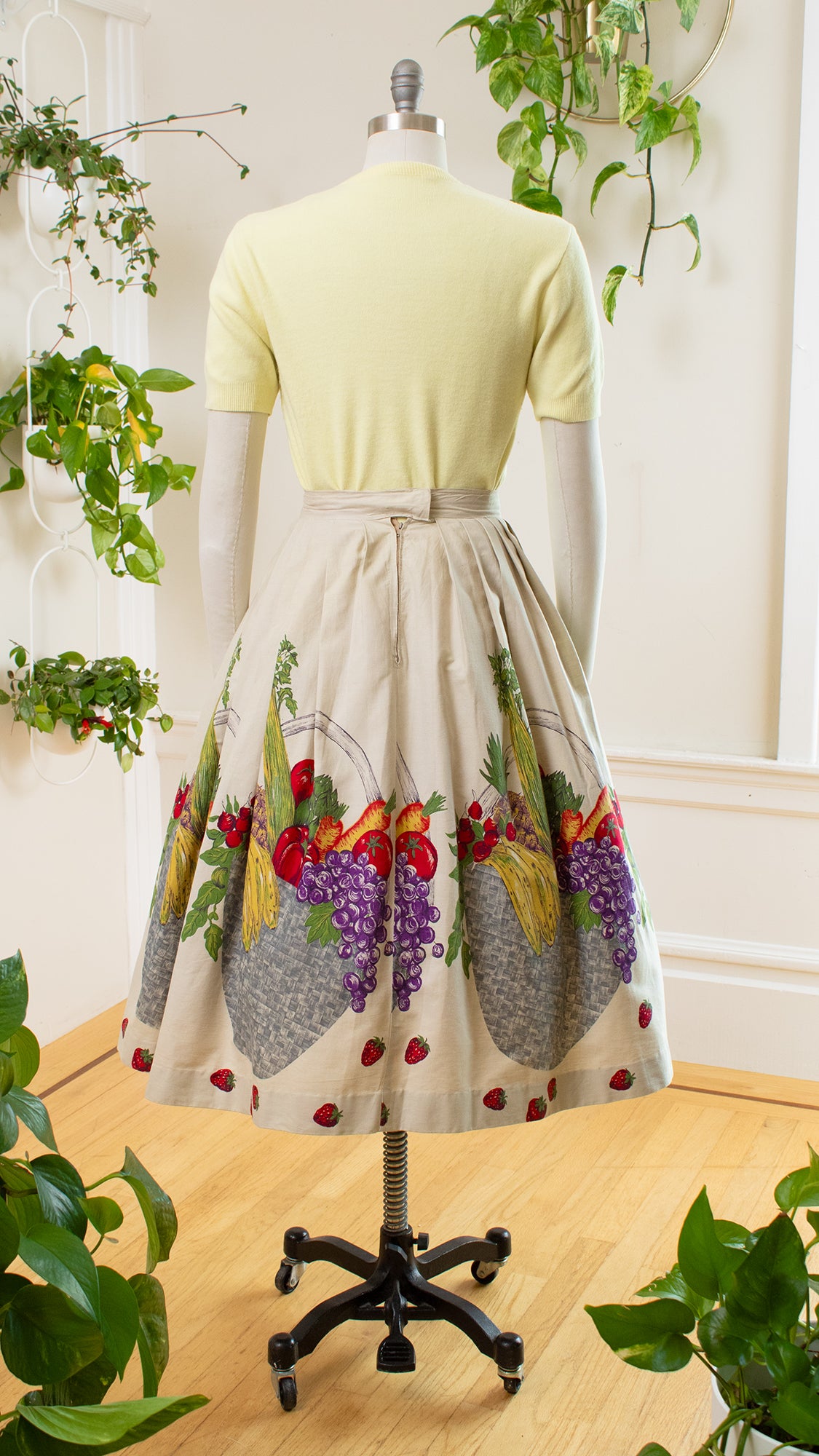 1950s Fruit Basket Novelty Border Print Skirt | small