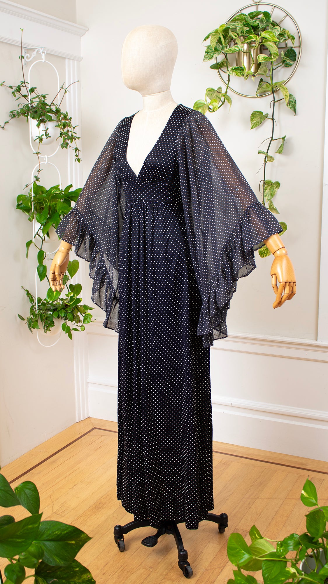 1970s Polka Dot Angel Sleeve Maxi Dress | x-small/small