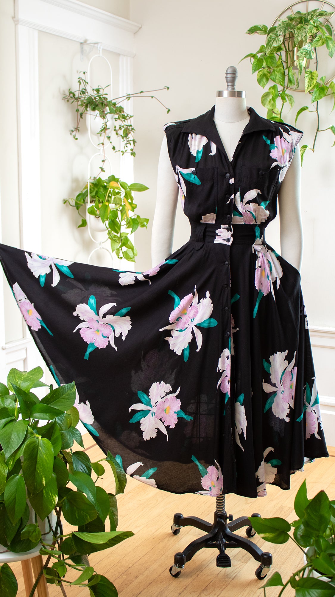 1980s KAREN ALEXANDER Iris Floral Dress | small/medium