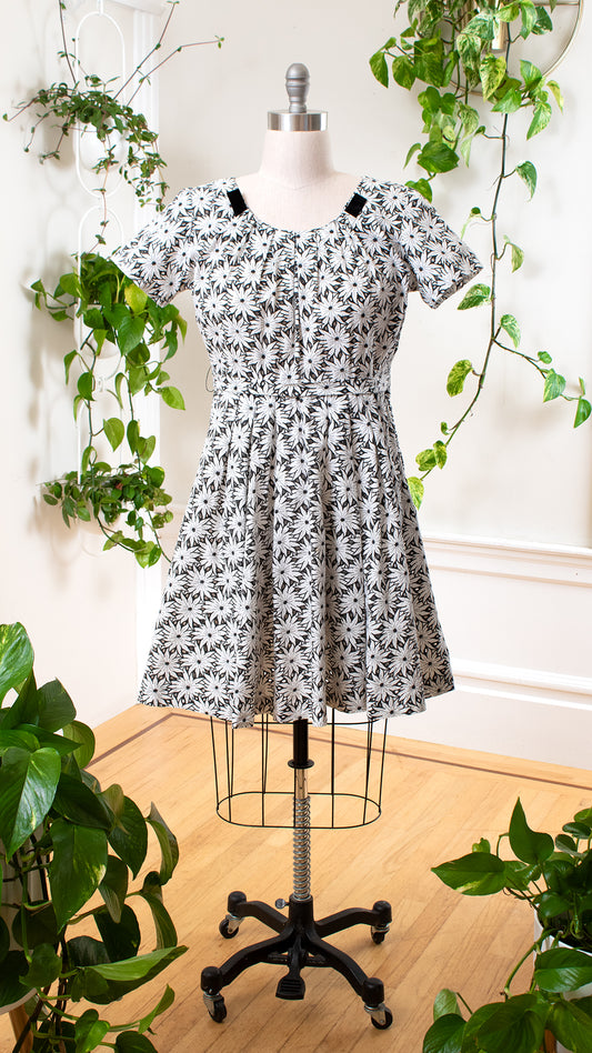 1950s Floral Cutwork Cotton Dress | x-large