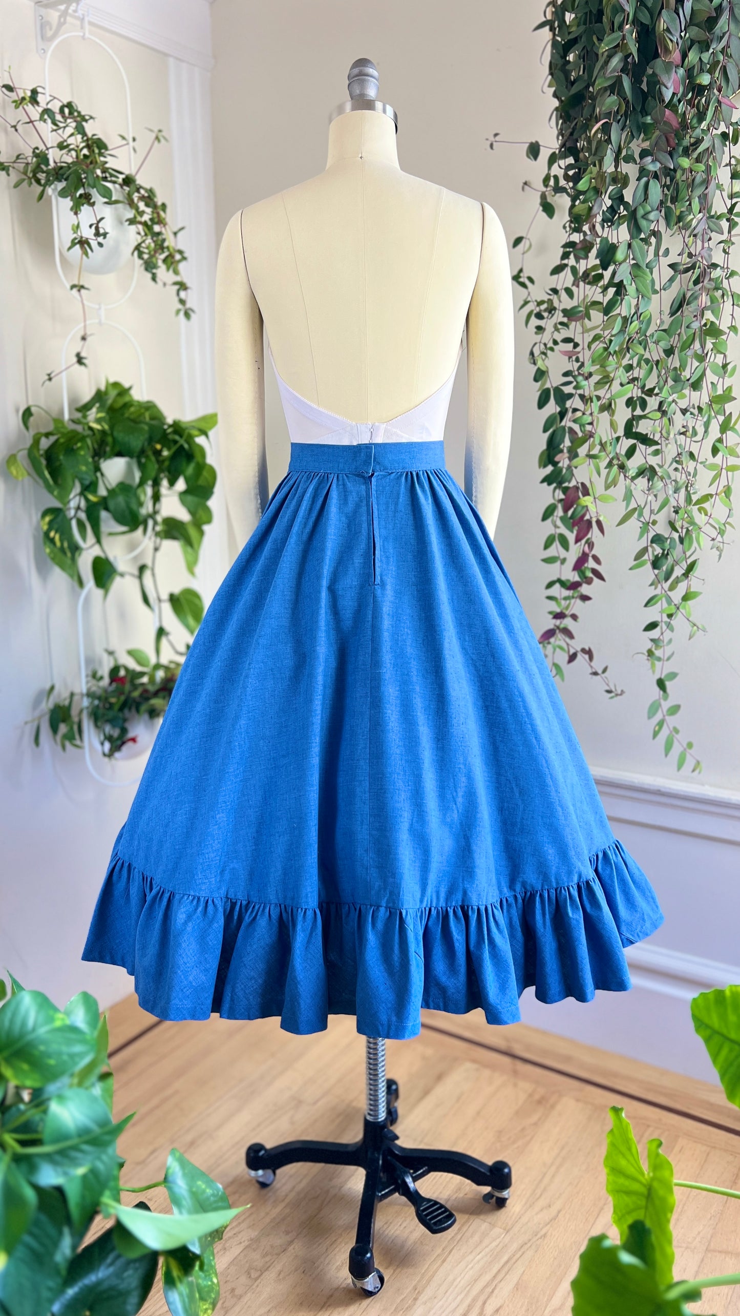 1970s does 1950s Blue Denim Swing Skirt | small