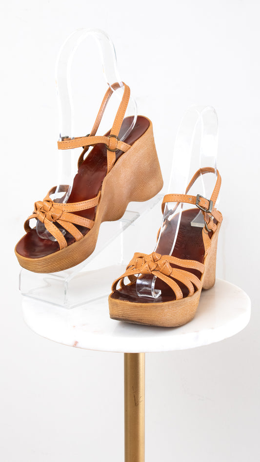 1970s FAMOLARE HI THERE Leather Wavy Sole Sandals | size US 7.5
