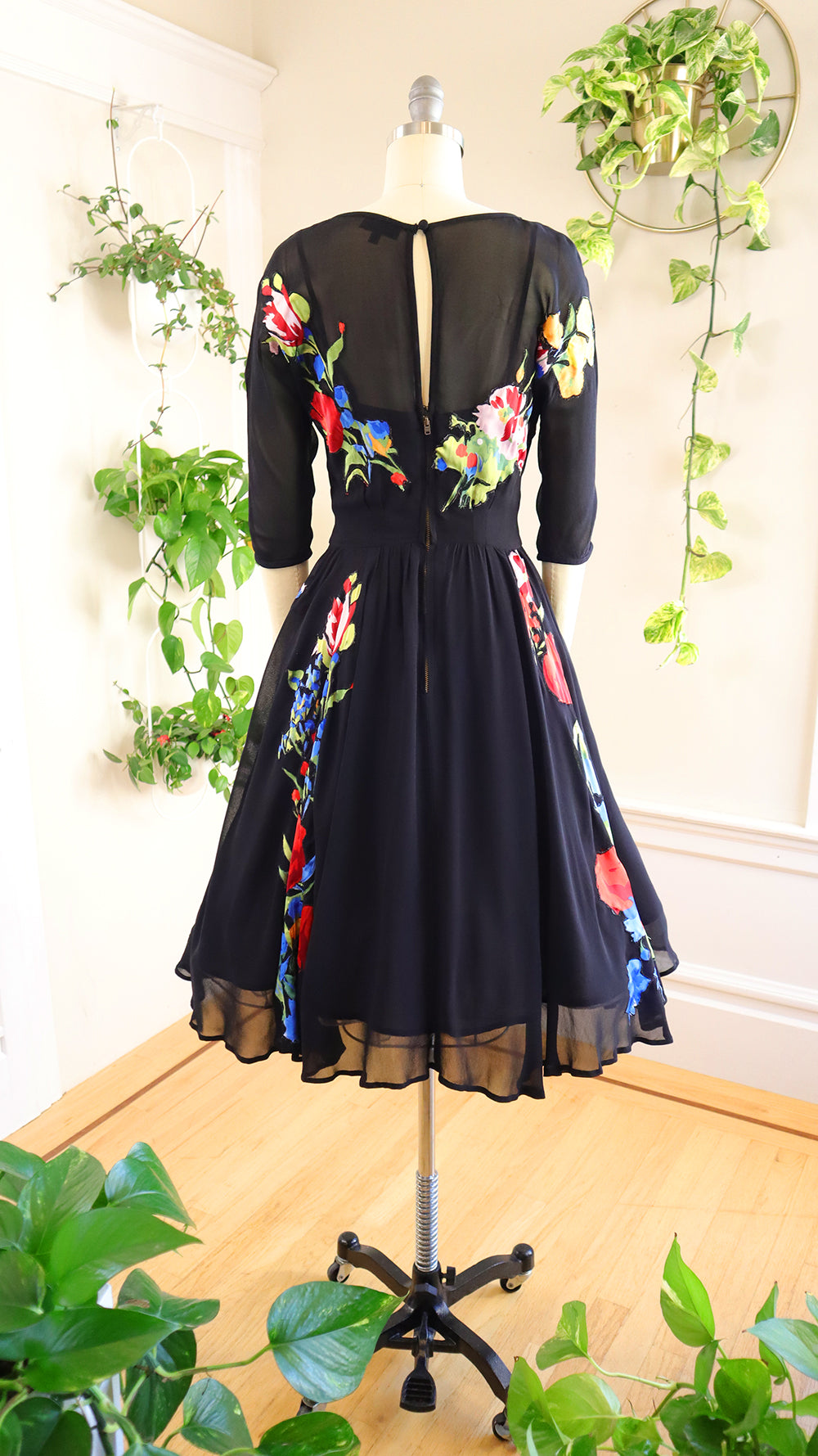 Modern TOP SHOP 1950s Style Floral Appliqué Dress | small