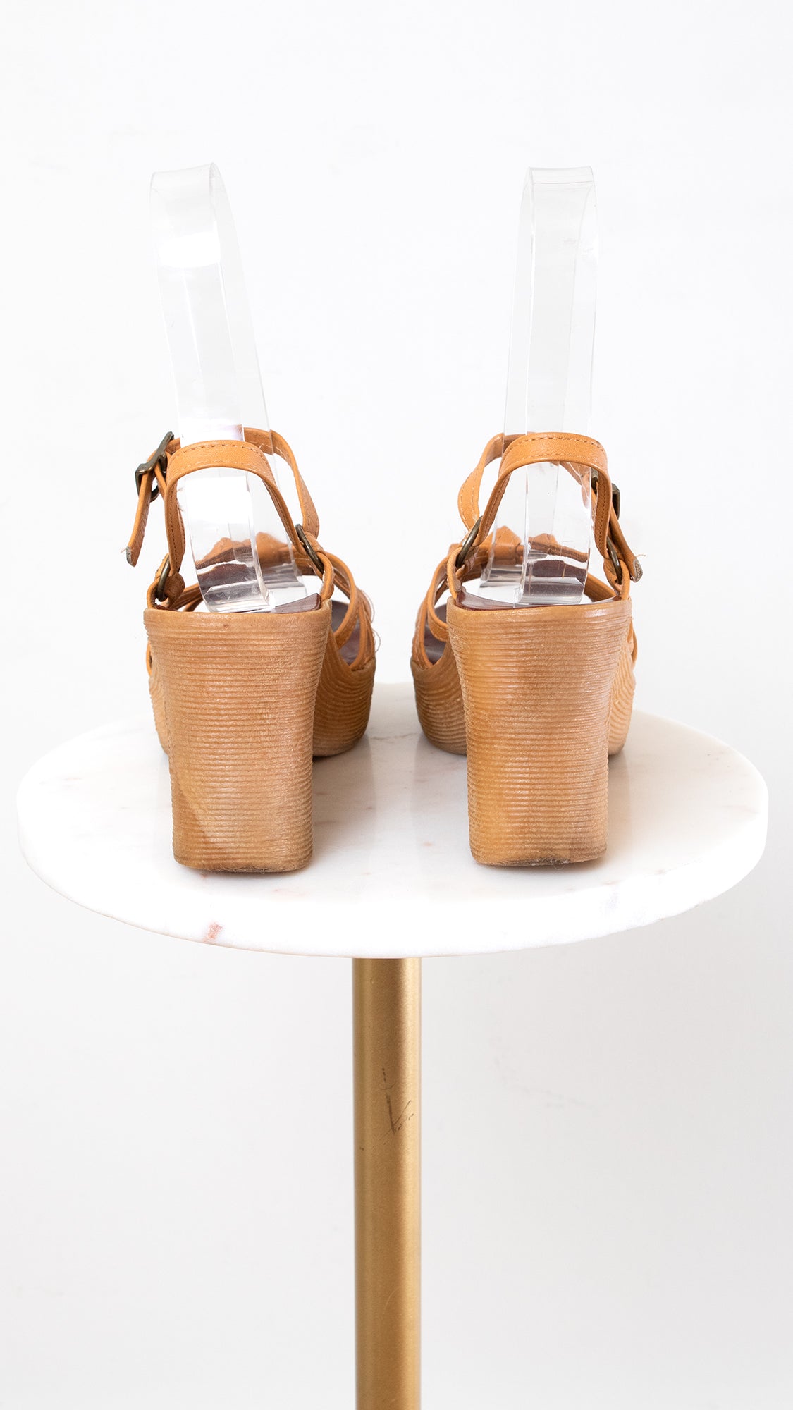 1970s FAMOLARE HI THERE Leather Wavy Sole Sandals | size US 7.5