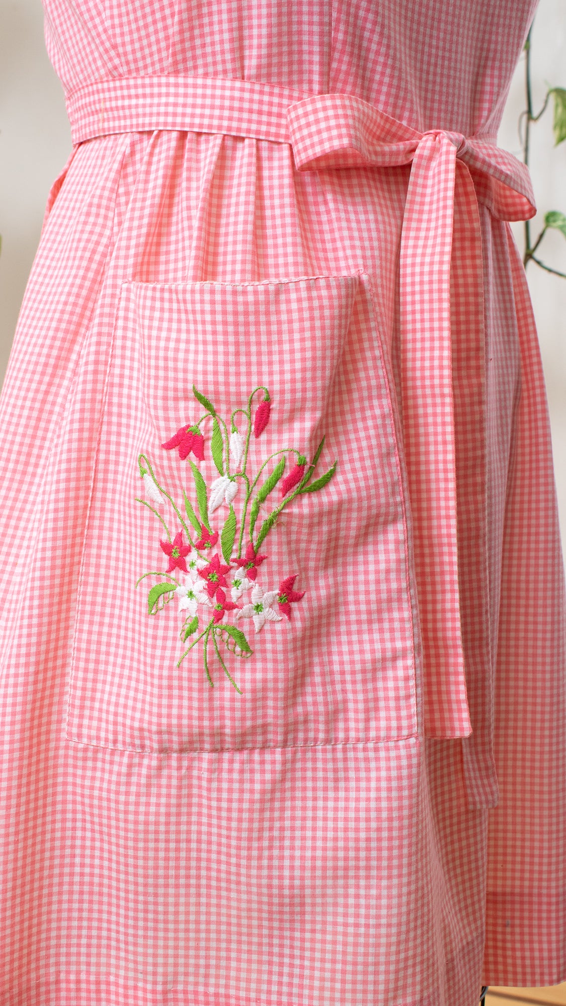 1950s SWIRL Floral Embroidered Gingham Wrap Dress | medium/large