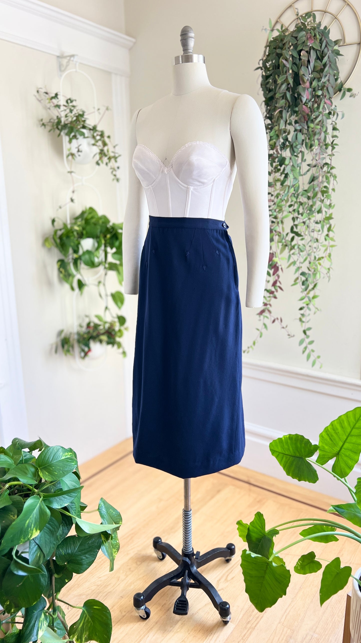 1940s Navy Wool Gabardine Skirt | small