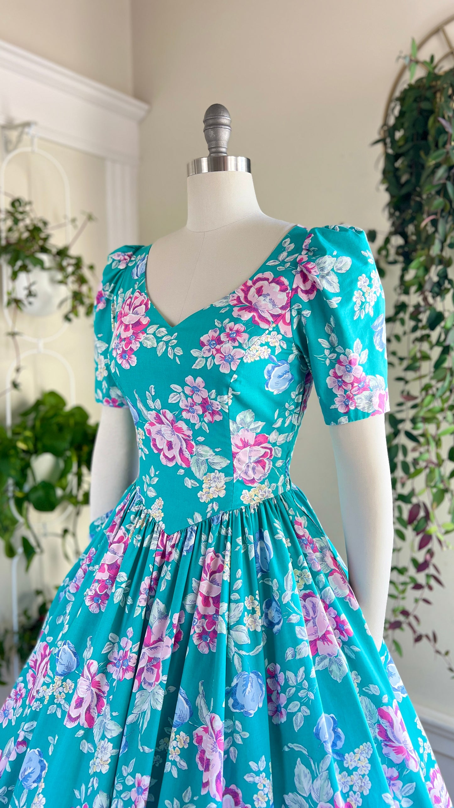 1980s LAURA ASHLEY Rose Dress | small/medium