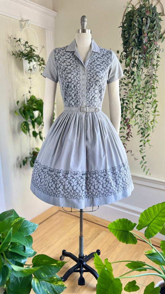 1950s Floral Eyelet Shirt Dress | small/medium