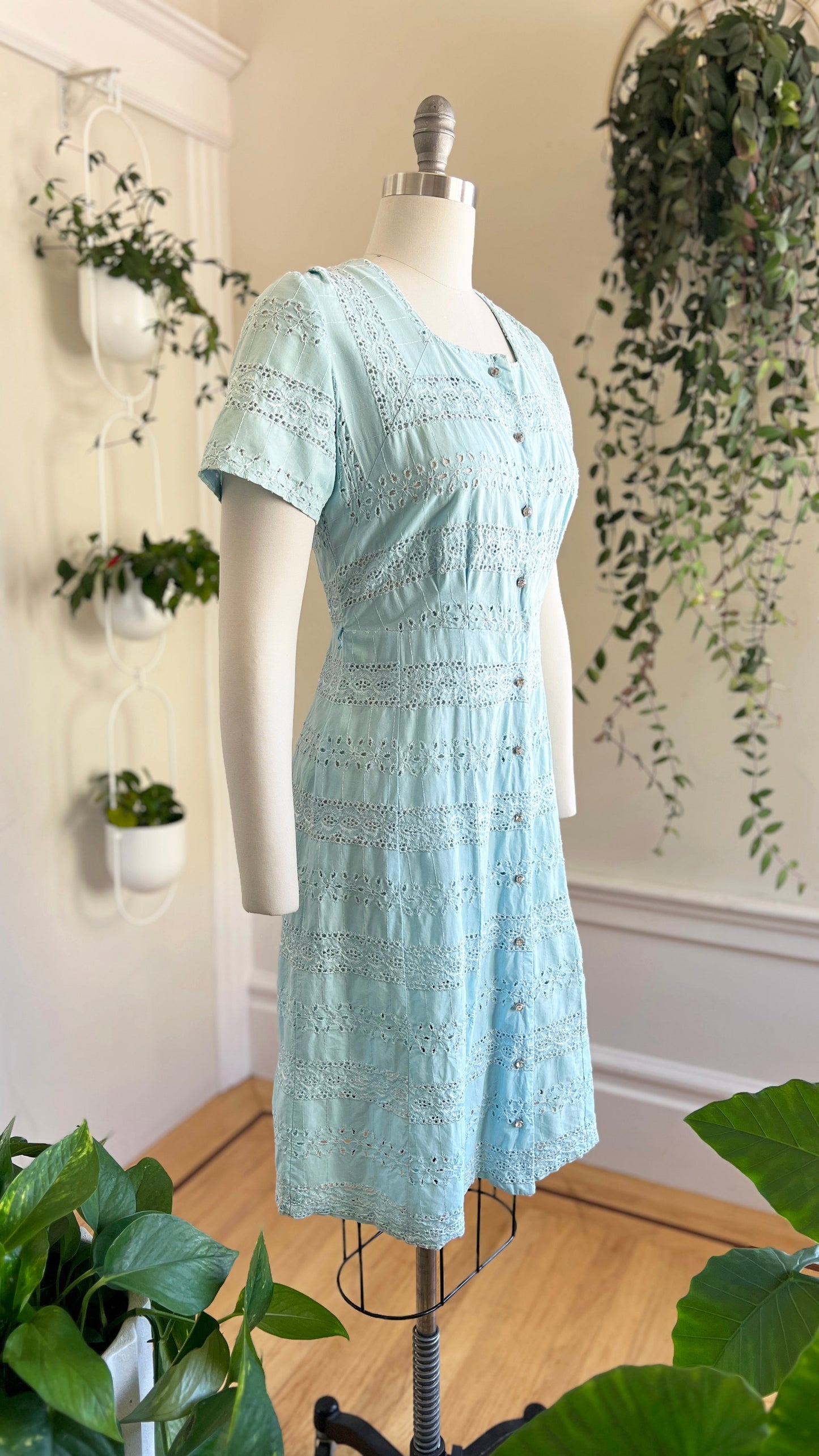 1950s Eyelet Lace Shirt Dress | medium