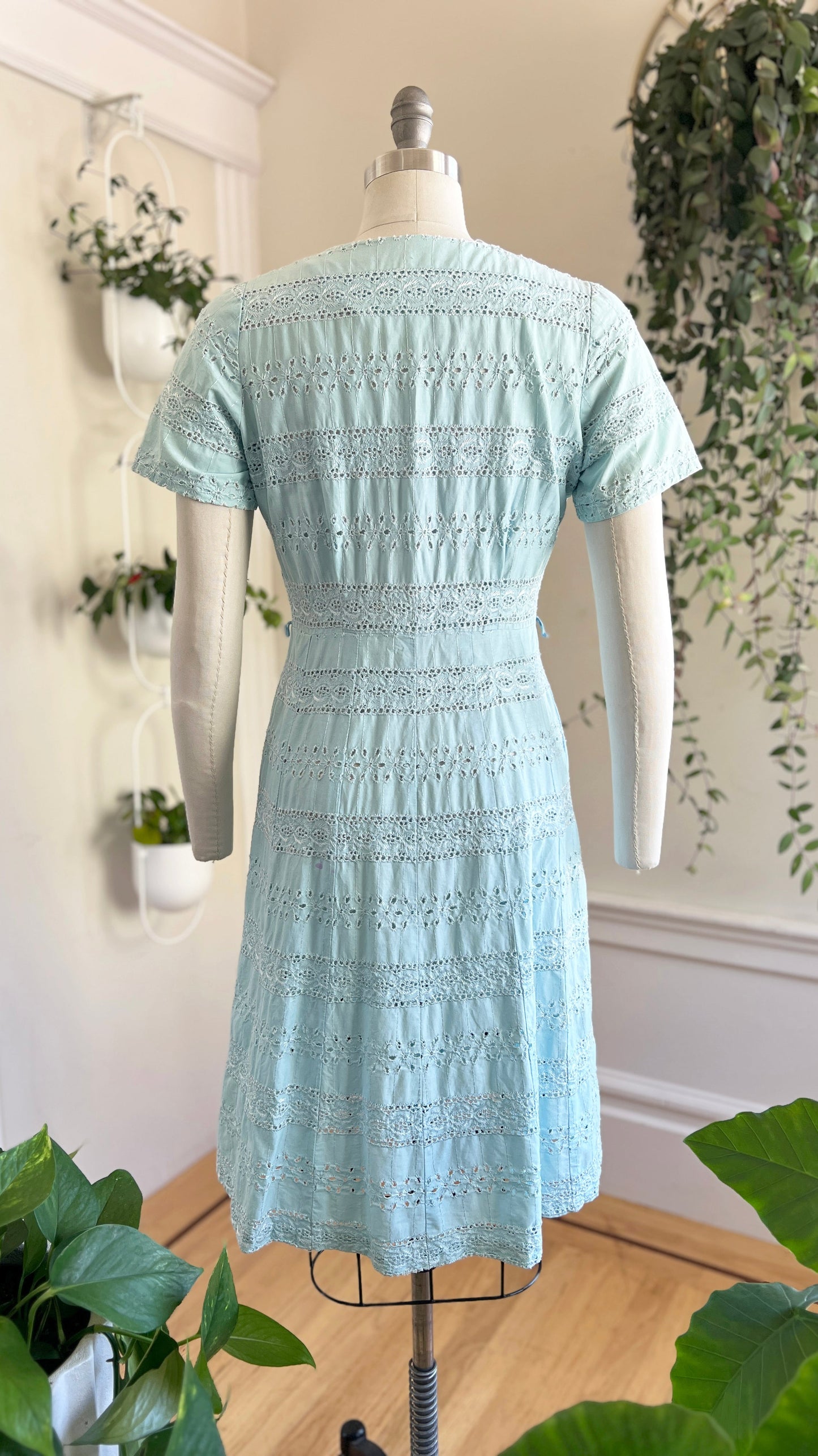 1950s Eyelet Lace Shirt Dress | medium