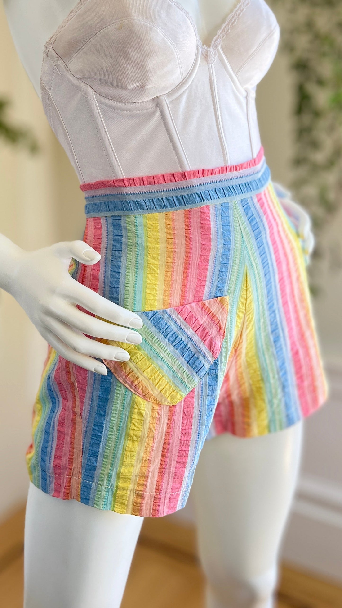 1940s 1950s Rainbow Striped Shorts | small