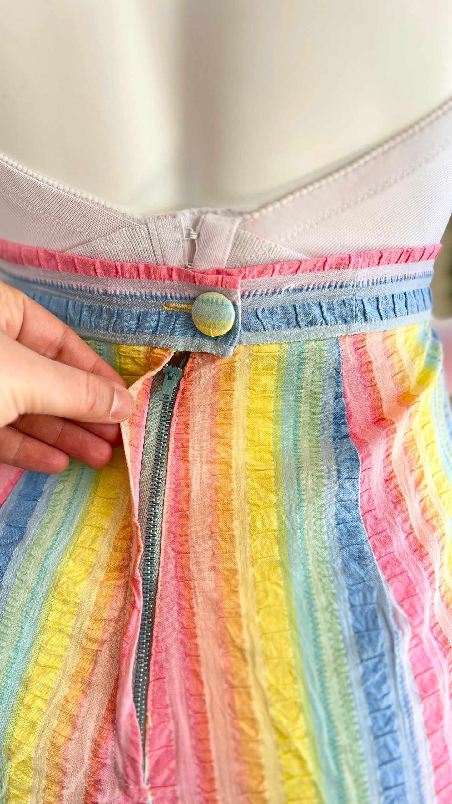 1940s 1950s Rainbow Striped Shorts | small