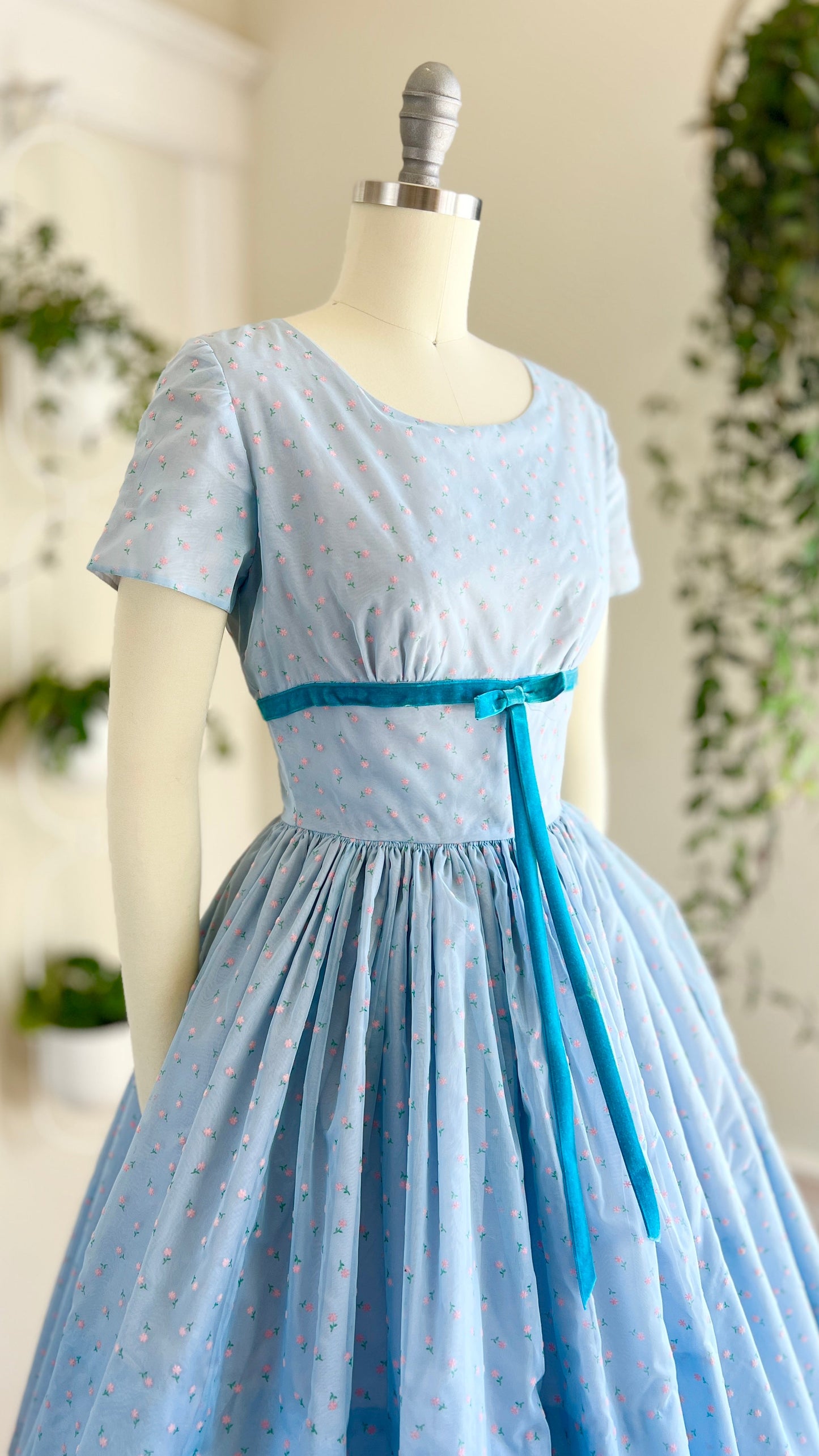 1950s Floral Flocked Dress | x-small