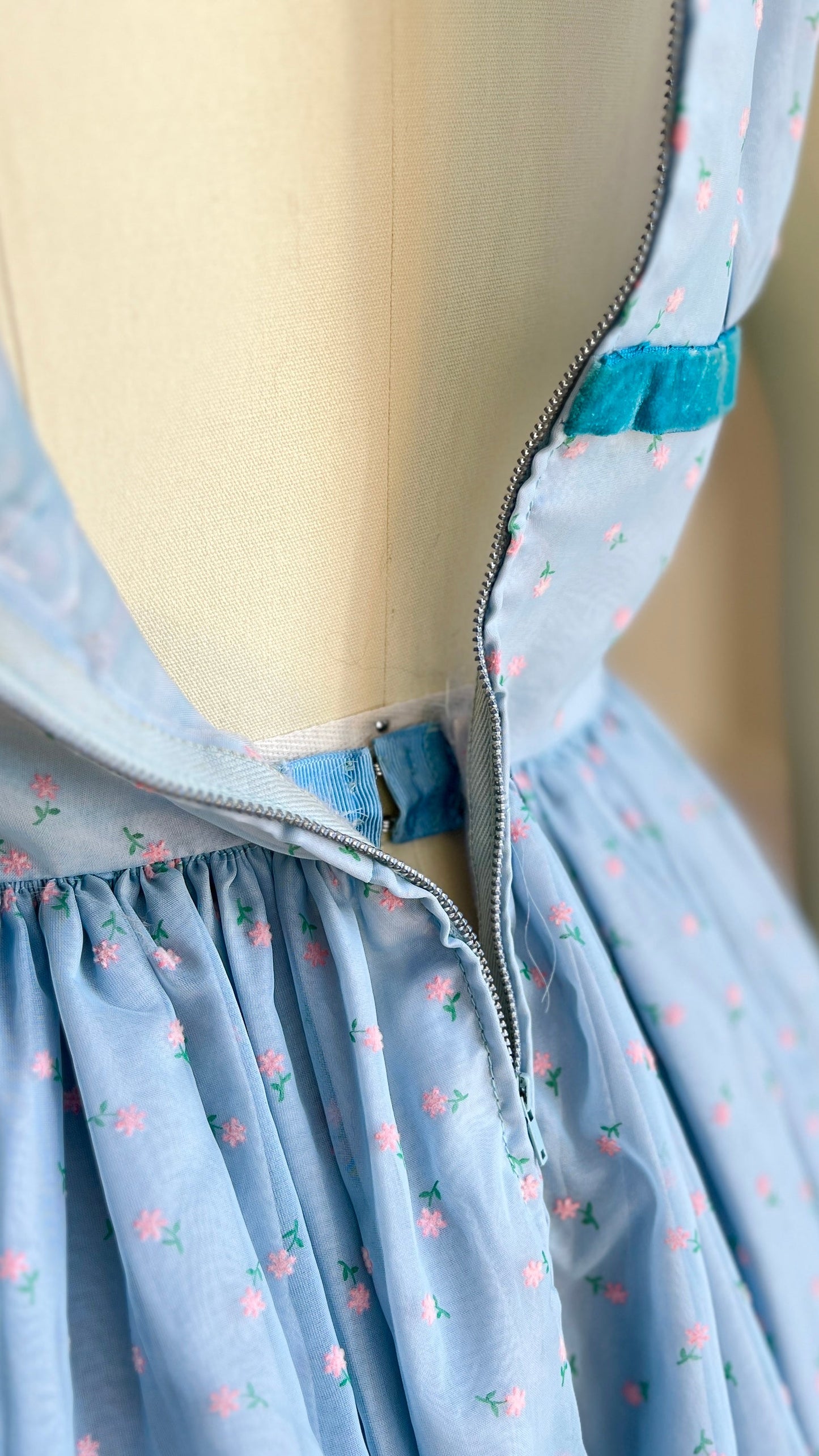 1950s Floral Flocked Dress | x-small