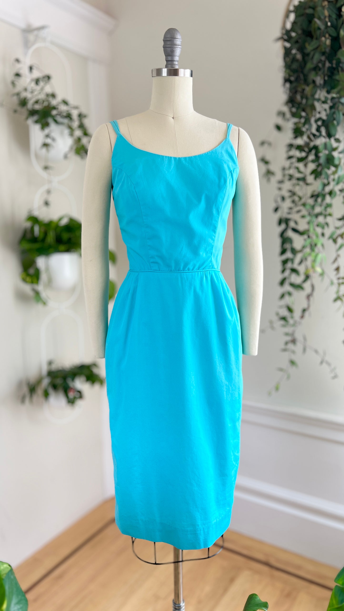 1950s Spaghetti Strap Wiggle Dress | x-small