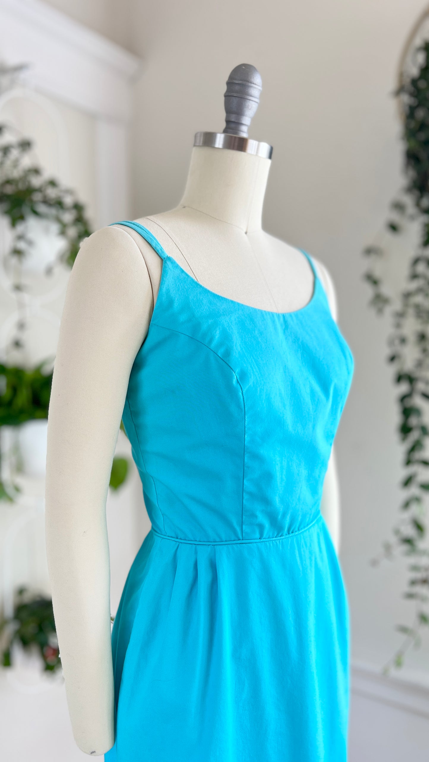 1950s Spaghetti Strap Wiggle Dress | x-small