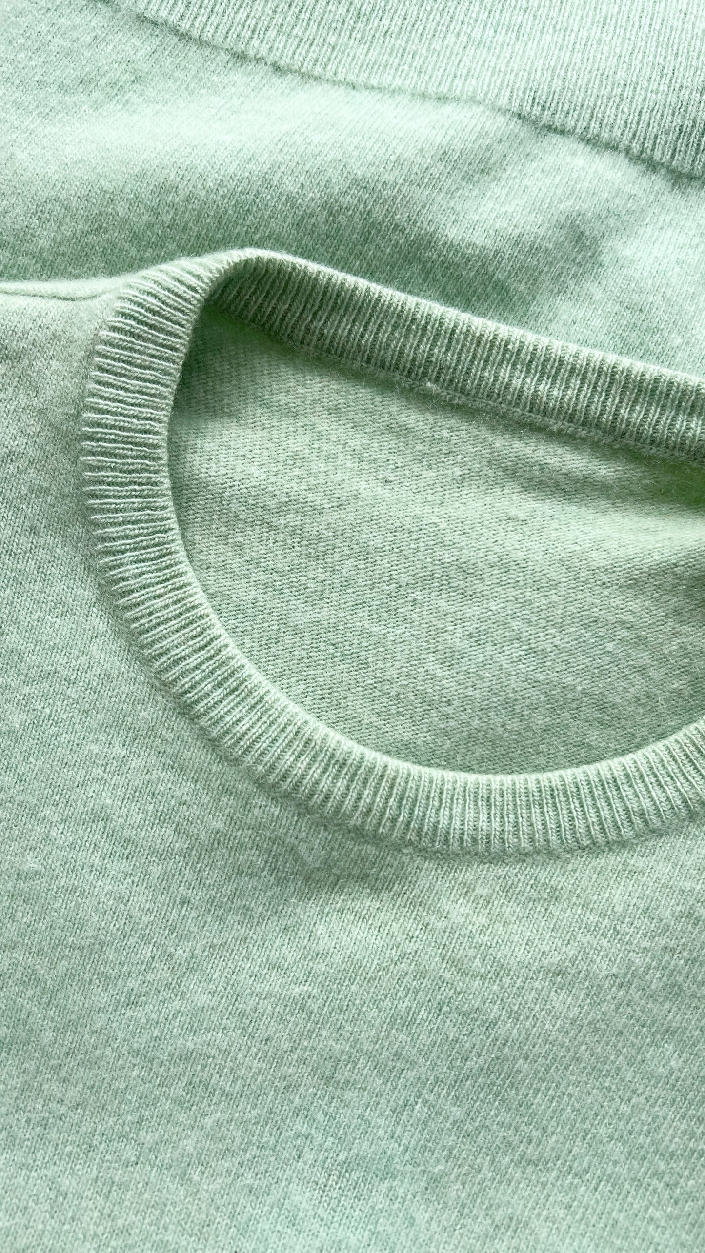 1940s 1950s Mint Green Cashmere Sweater | medium/large