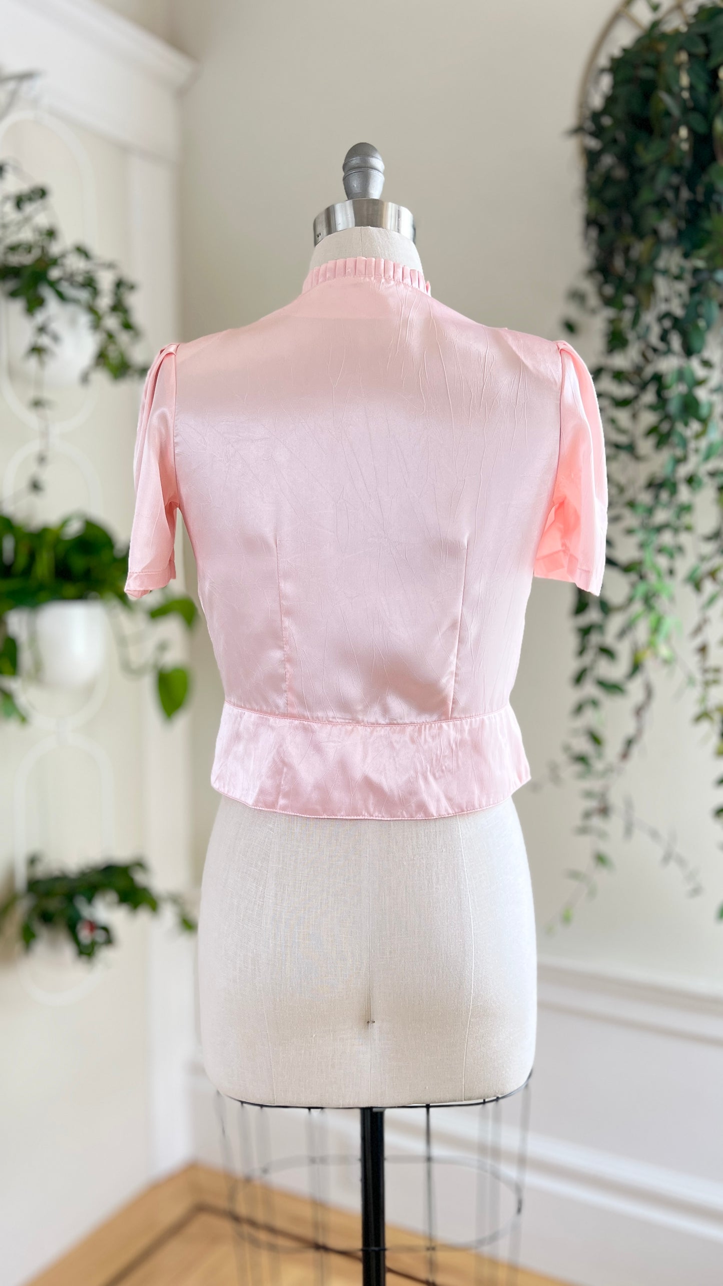 1970s-does-1940s Pink Satin Blouse | large