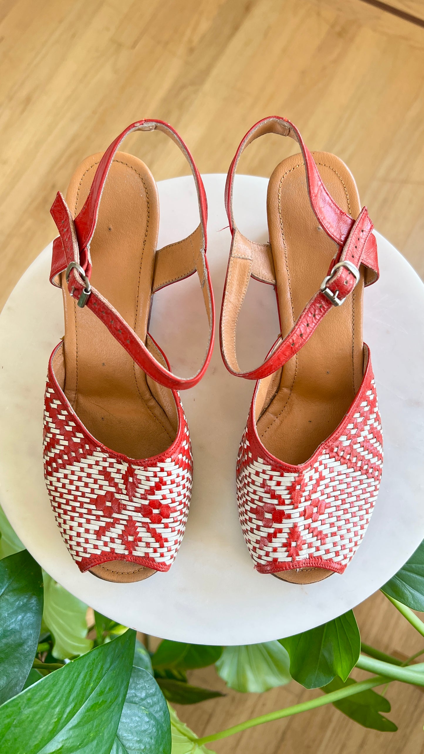 1940s 1950s Woven Leather Wedge Sandals | size US 5