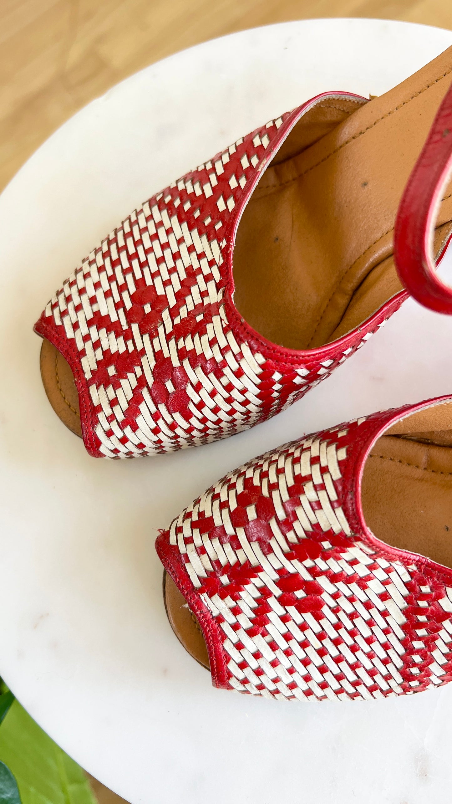 1940s 1950s Woven Leather Wedge Sandals | size US 5