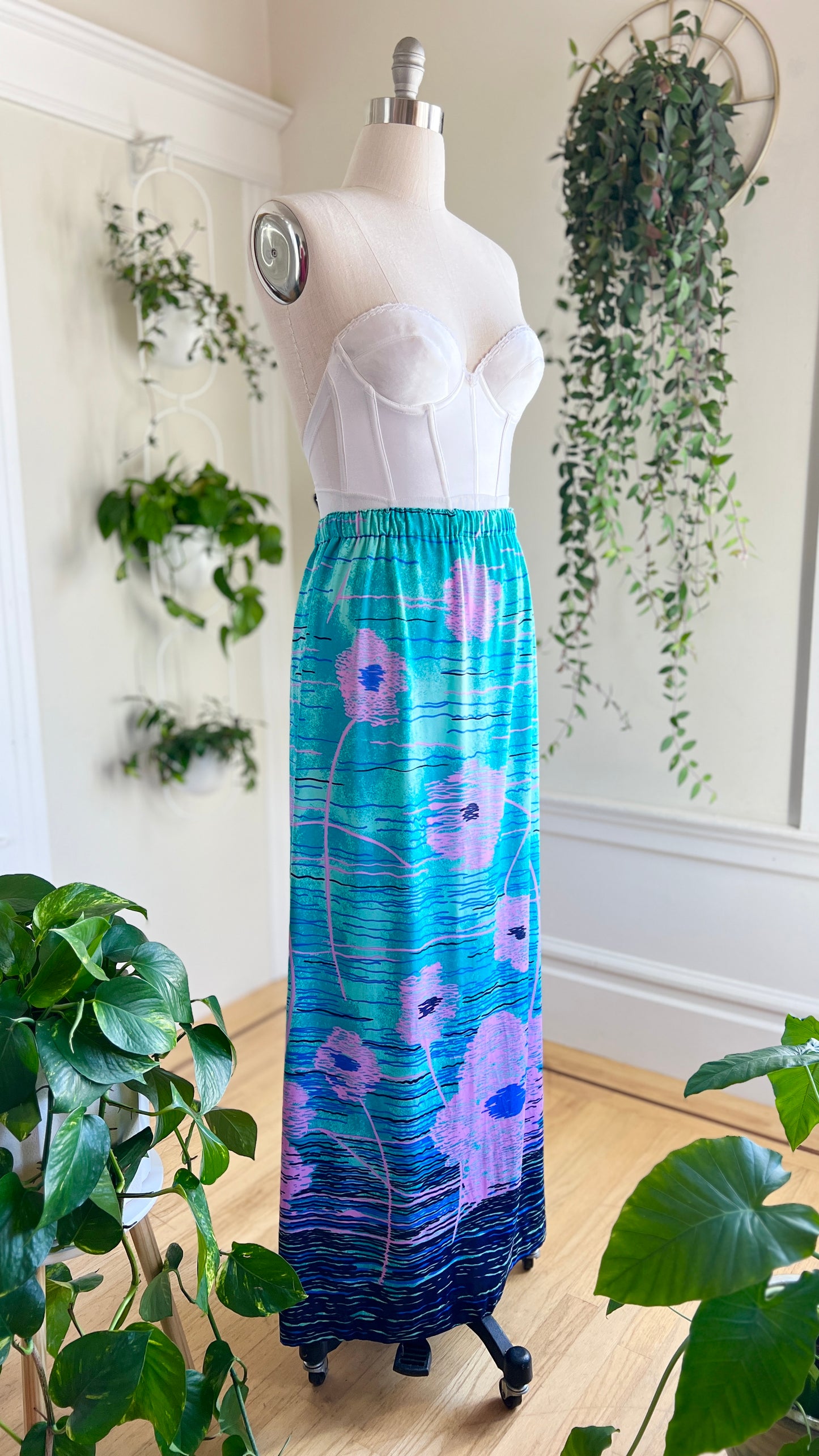 1970s Floral Border Print Maxi Skirt | medium/large/x-large