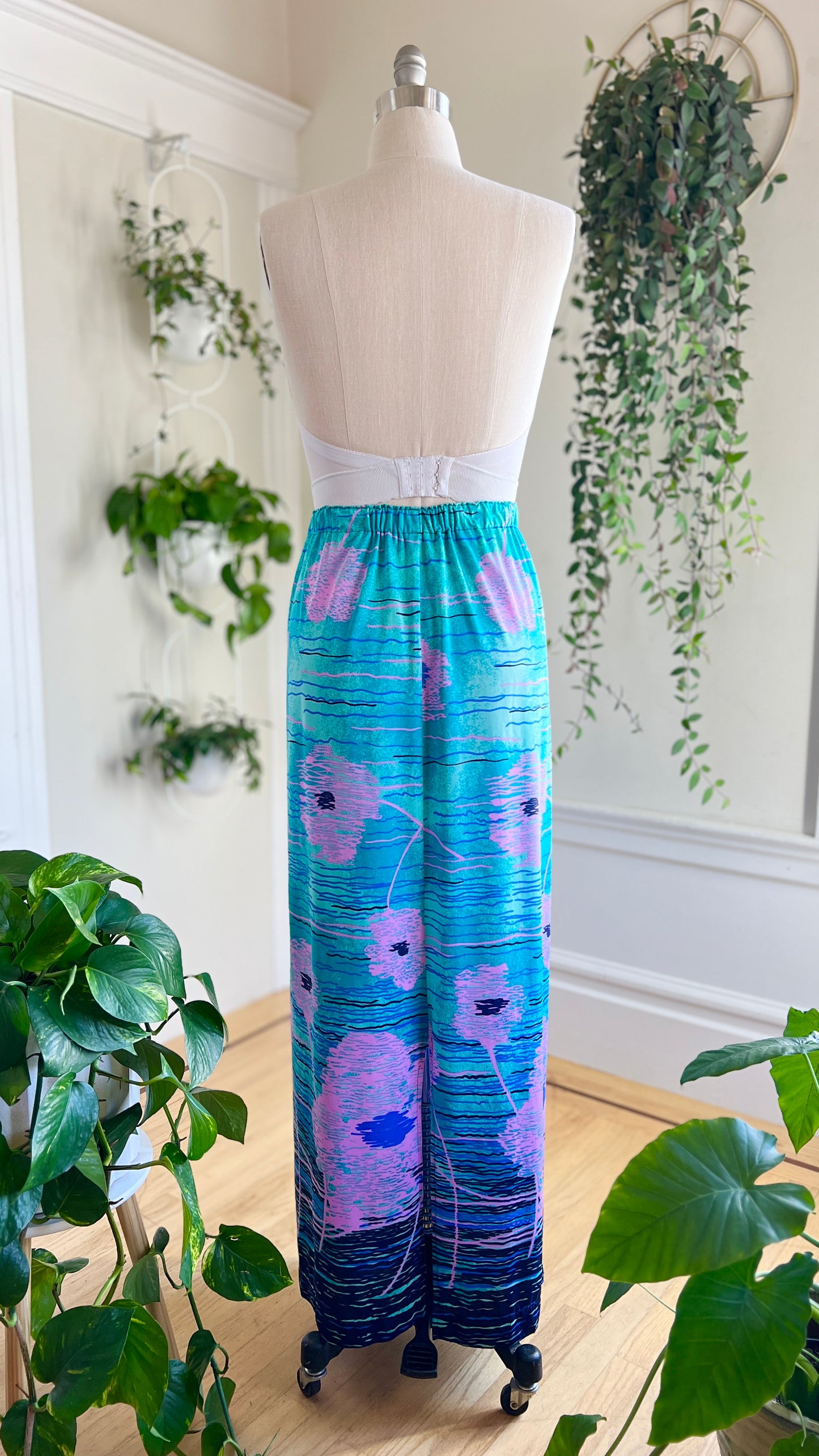 1970s Floral Border Print Maxi Skirt | medium/large/x-large