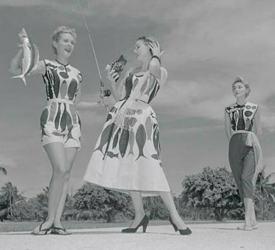 Vintage 1950s KEN SCOTT "A Fish is a Fish" Novelty Border Print Skirt by Birthday Life Vintage