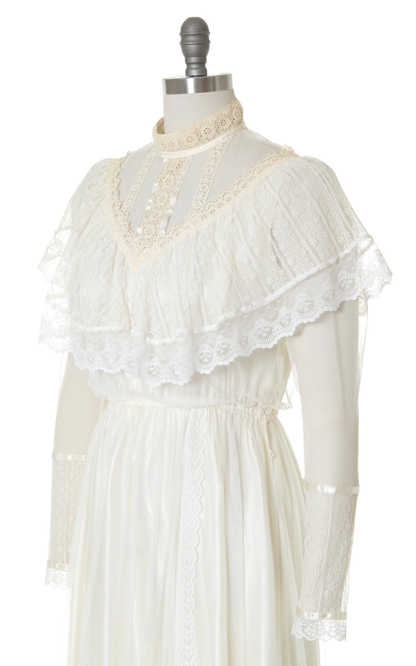 1970s GUNNE SAX Victorian Style Lace Netting Maxi Dress | small