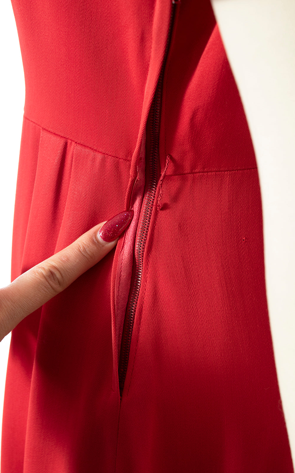 1940s Red Dagger Collar Sheath Dress | small