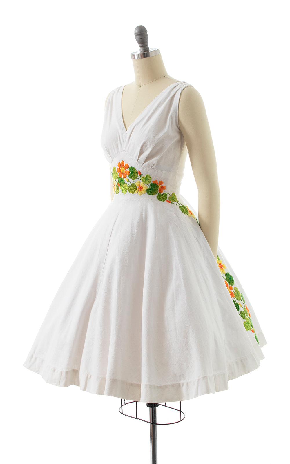 1970s Floral Embroidered Sundress | small