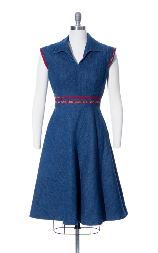 VIntage 70s 1970s Calico Floral Trim Blue Cotton Denim Tie Waist Fit and Flare Dress Birthday Life Vintage