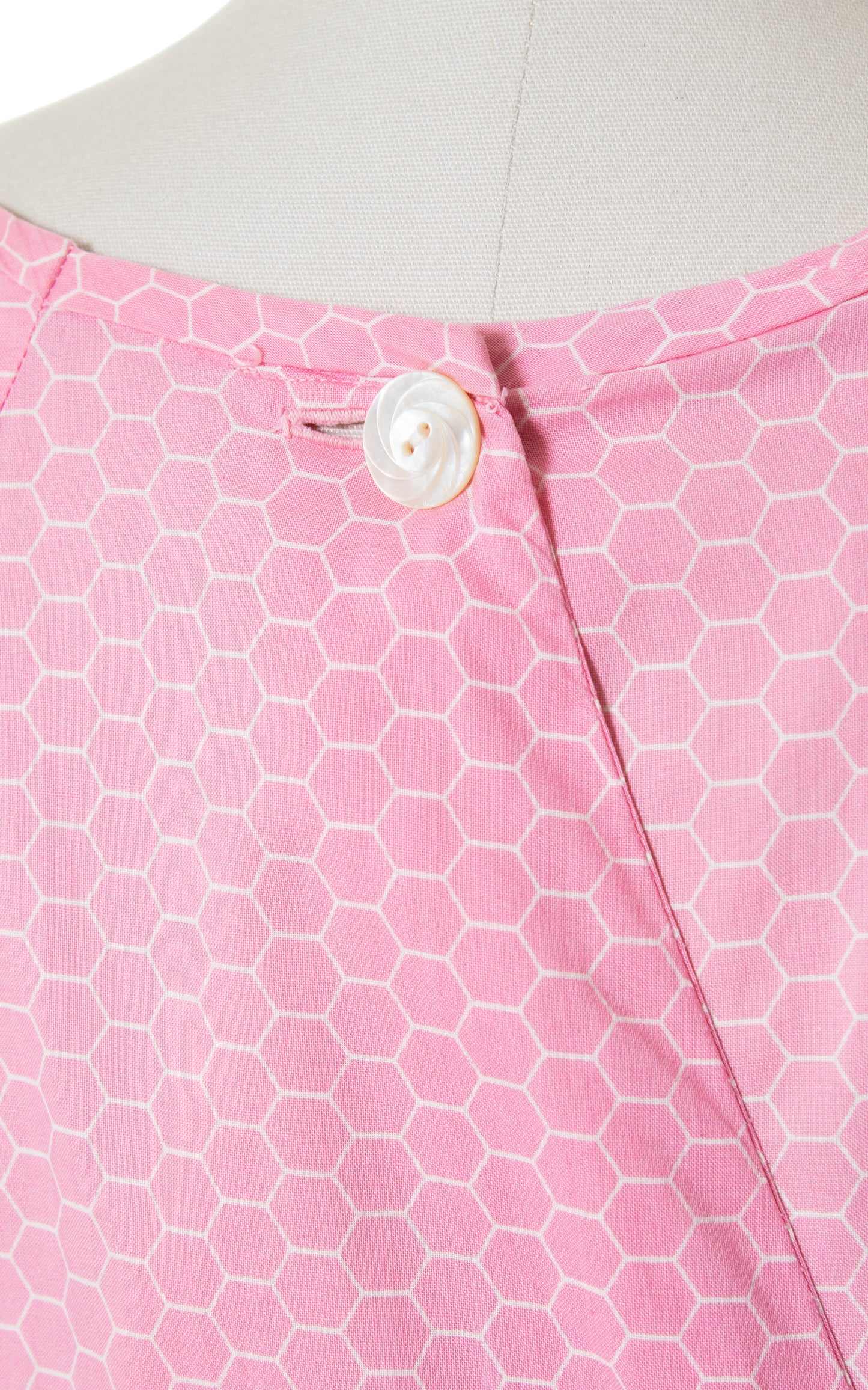 Vintage 50s 1950s SWIRL Bee Embroidered Novelty Print Wrap Day Dress Pink Cotton Pockets BirthdayLifeVintage