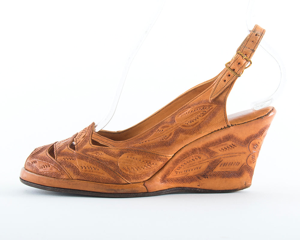 1940s 1950s Floral Tooled Leather Wedge Sandals | size 6