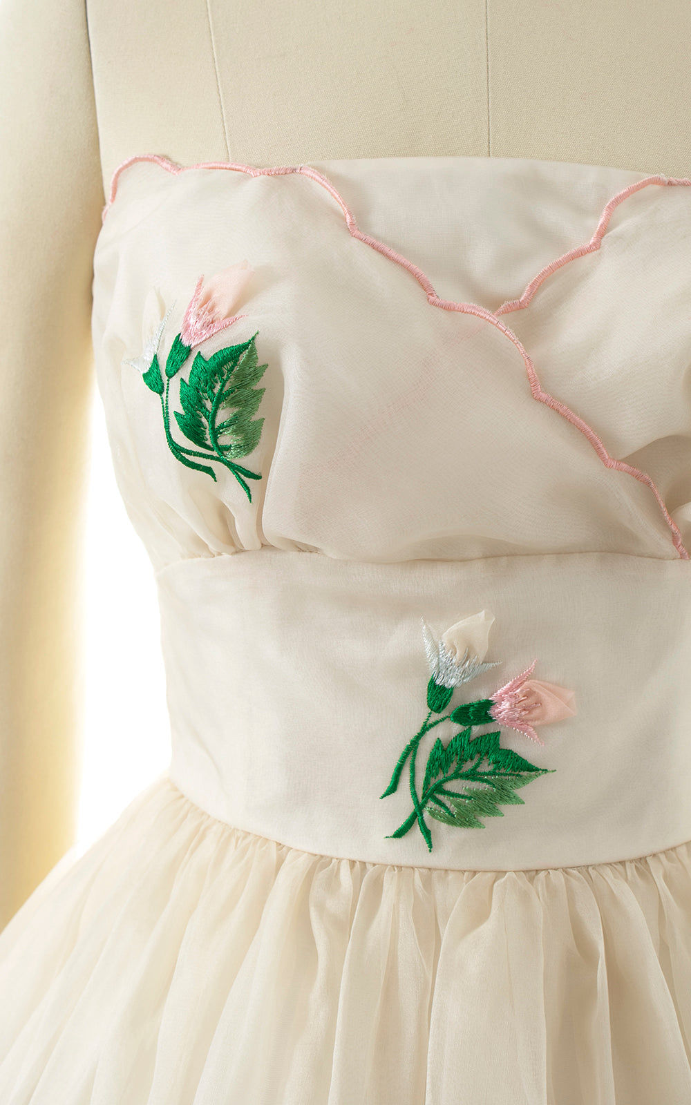 1950s 3D Rose Embroidered Organza Cupcake Dress | x-small/small