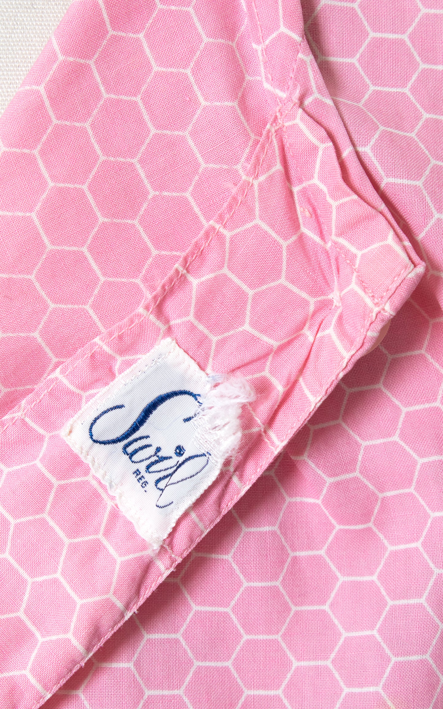 Vintage 50s 1950s SWIRL Bee Embroidered Novelty Print Wrap Day Dress Pink Cotton Pockets BirthdayLifeVintage