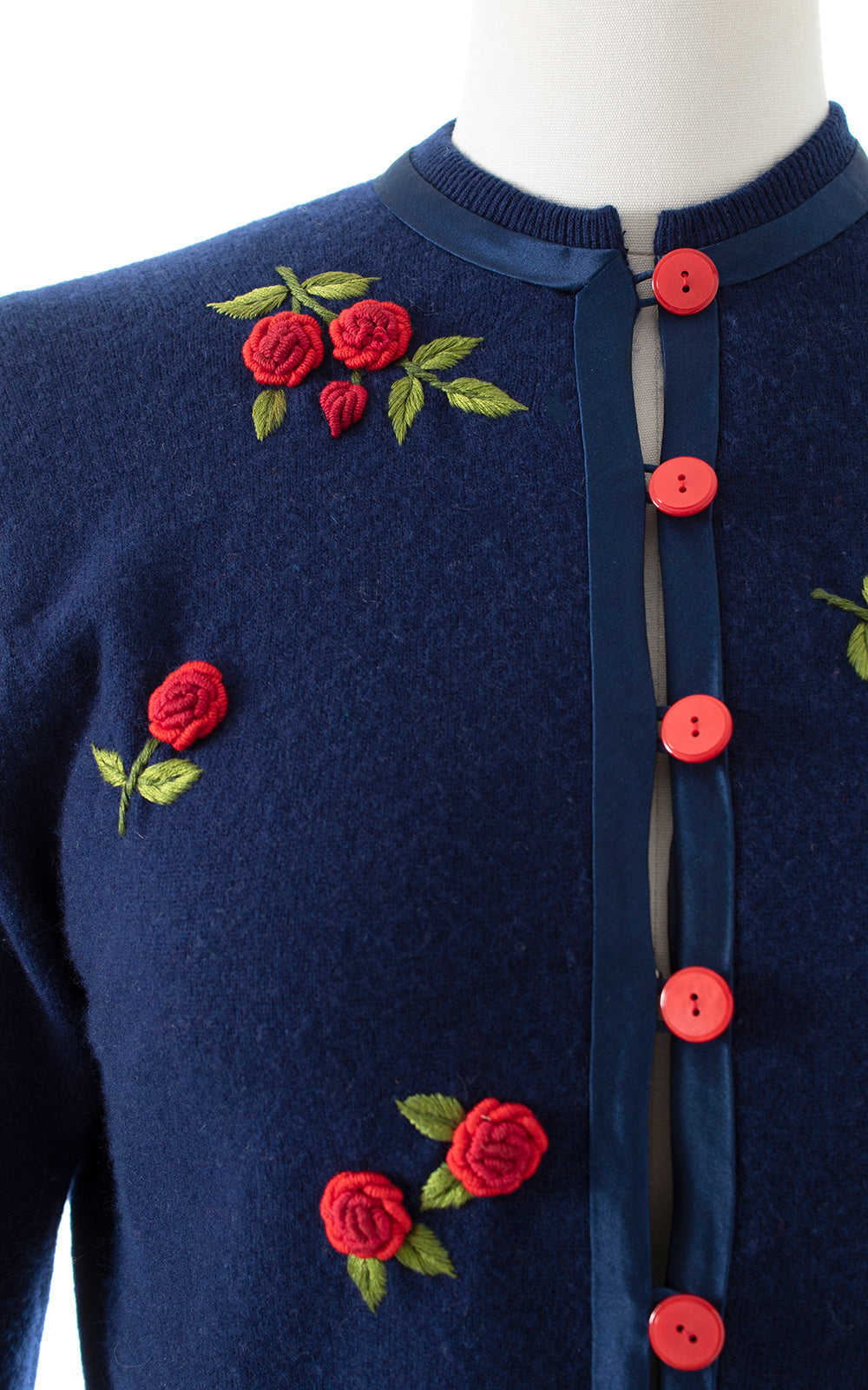 1950s Rose Embroidered Wool Cardigan | small/medium