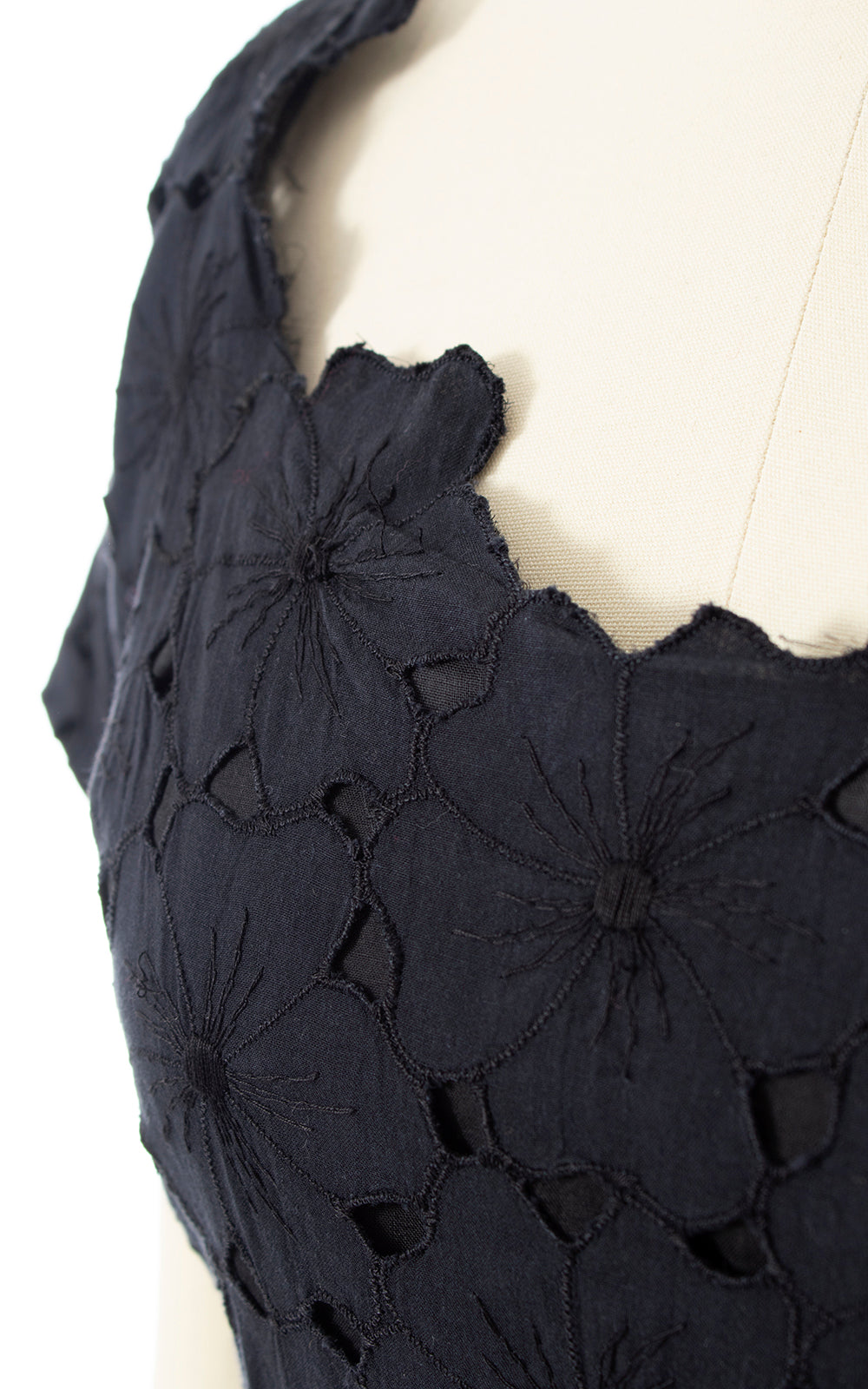 1950s Black Floral Cutwork Wiggle Dress | small