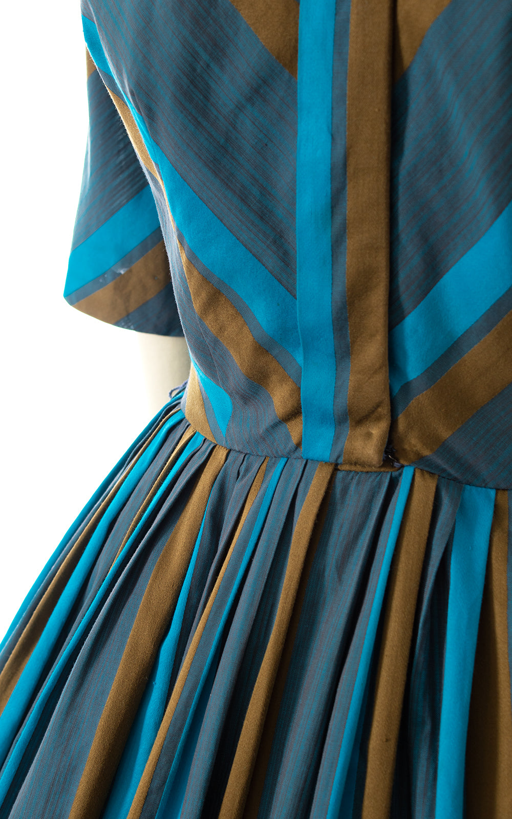 1950s Chevron Striped Shirtwaist Dress | small/medium