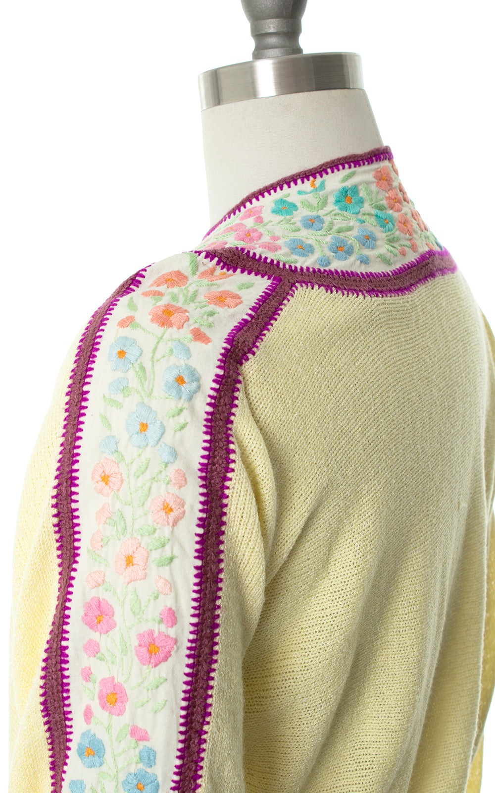 Vintage 1970s 70s Floral Embroidered Knit Drawstring Cream Sweater Birthday Life Vintage