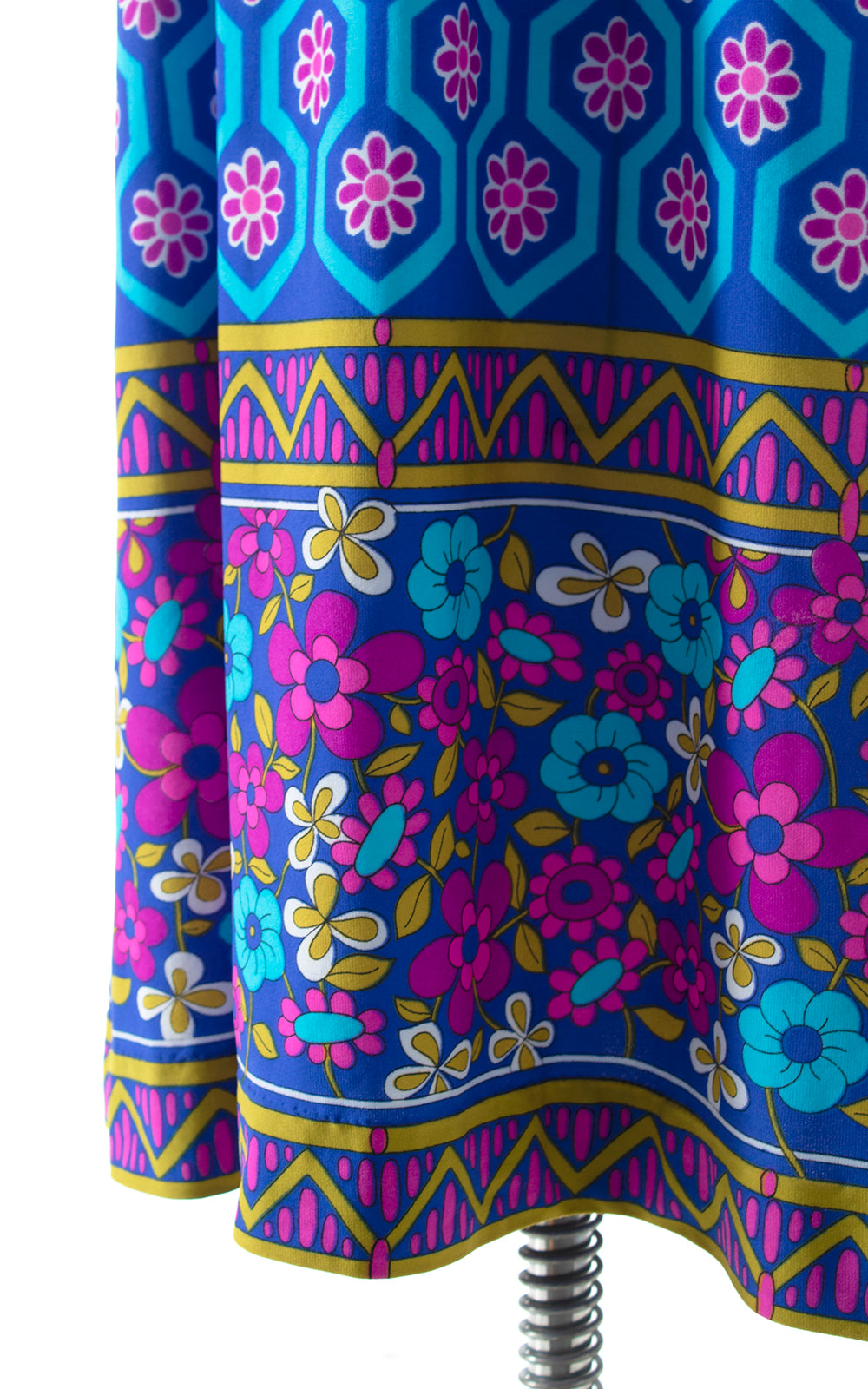 1960s 1970s Geometric Floral Border Print Jersey Dress | medium